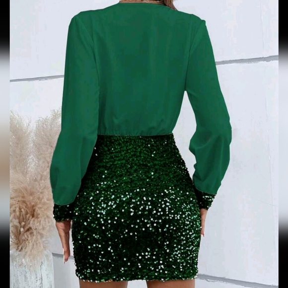 Women's V-Neck Sparkly Dress For Holiday Party Clothes - Picture 3 of 4